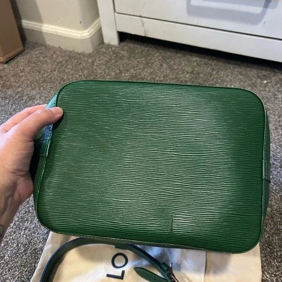 Louis Vuitton Forest Green Leather Shoulder Bag - Picture 8 of 9